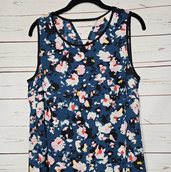 CAbi Spirit Cut Out Floral Sleeveless Top - Picture 4 of 6